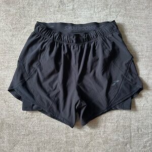 Brooks chaser 2 in 1 shorts